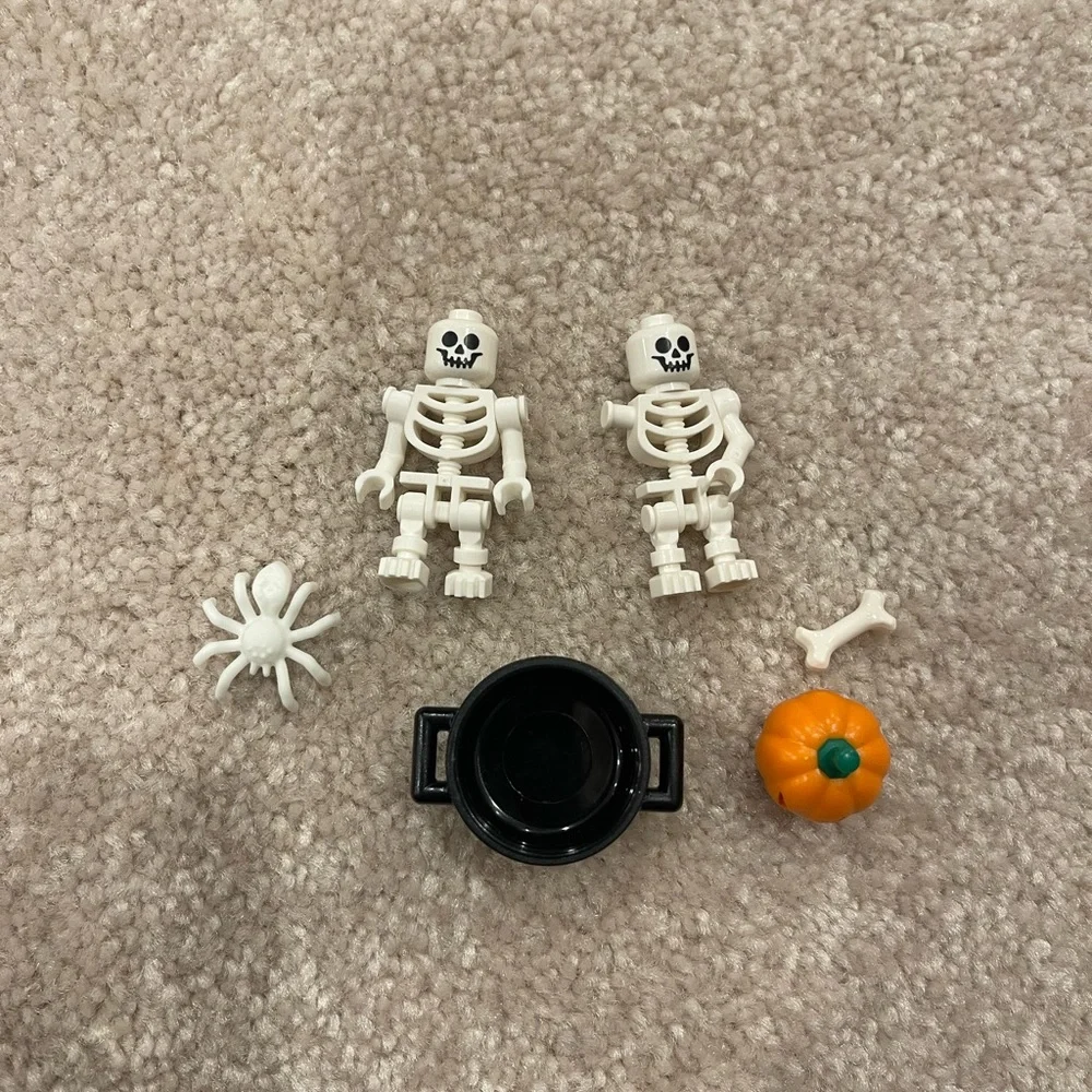 LEGO Halloween Skeleton Black Cauldron Pumpkin Figurine Mini Lot Set